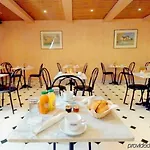 Vaugirard Hotel 3*