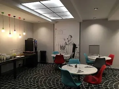 ヴォージラール 3* パリ