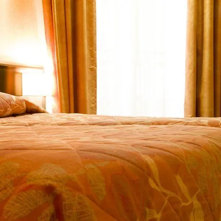 巴黎伏吉拉尔酒店 3*