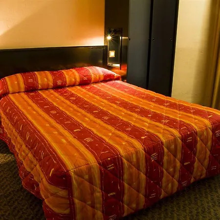 巴黎伏吉拉尔酒店 3* 巴黎